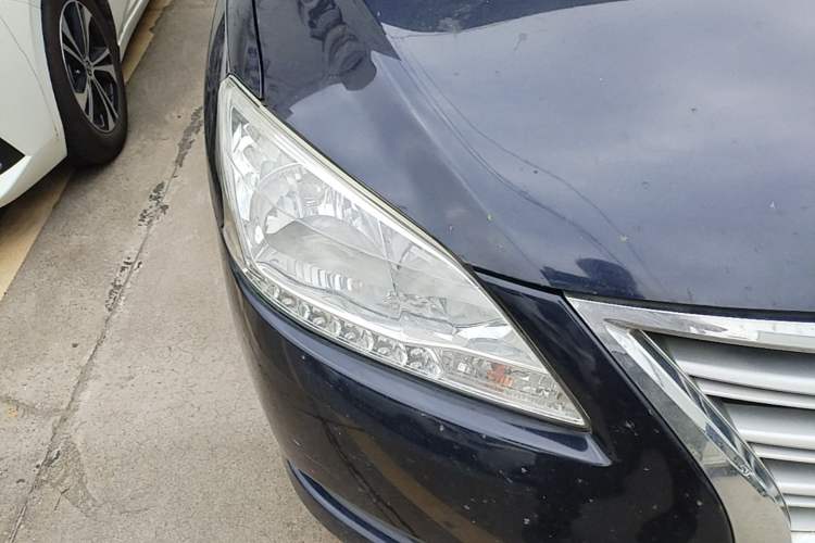 Used Nissan Sylphy 2014 1.6XV CVT Deluxe Edition Right Front Headlight