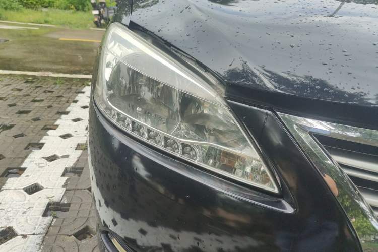 Used Nissan Sylphy 2014 1.6XV CVT Deluxe Edition Right Front Headlight