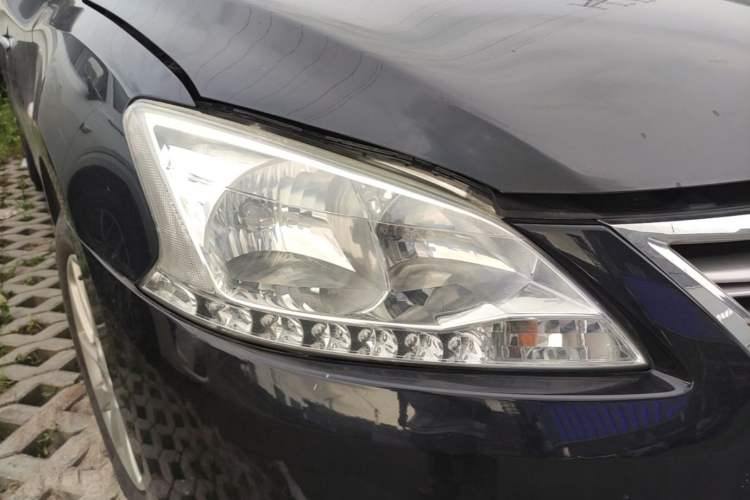 Used Nissan Sylphy 2014 1.6XV CVT Deluxe Edition Right Front Headlight