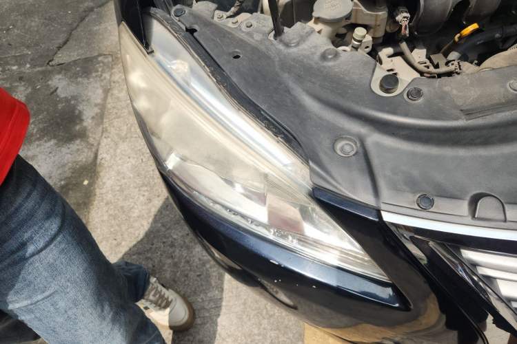 Used Nissan Sylphy 2014 1.6XV CVT Deluxe Edition Right Front Headlight