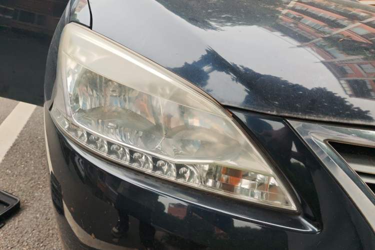 Used Nissan Sylphy 2014 1.6XV CVT Deluxe Edition Right Front Headlight