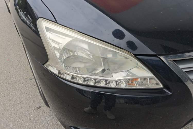 Used Nissan Sylphy 2014 1.6XV CVT Deluxe Edition Right Front Headlight