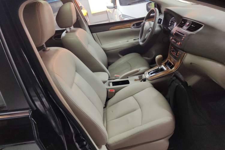 Used Nissan Sylphy 2014 1.6XV CVT Deluxe Edition Right Front Seat