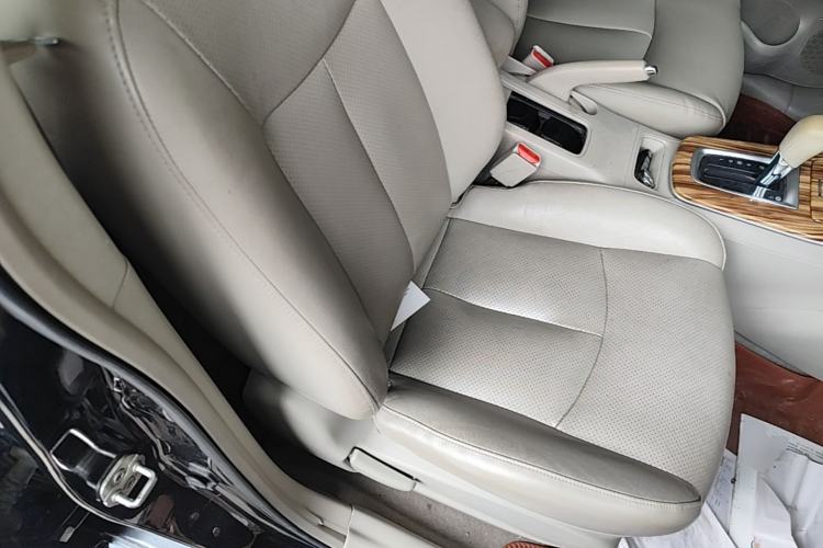Used Nissan Sylphy 2014 1.6XV CVT Deluxe Edition Right Front Seat