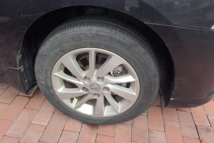 Used Nissan Sylphy 2014 1.6XV CVT Deluxe Edition Right Front Wheel Hub