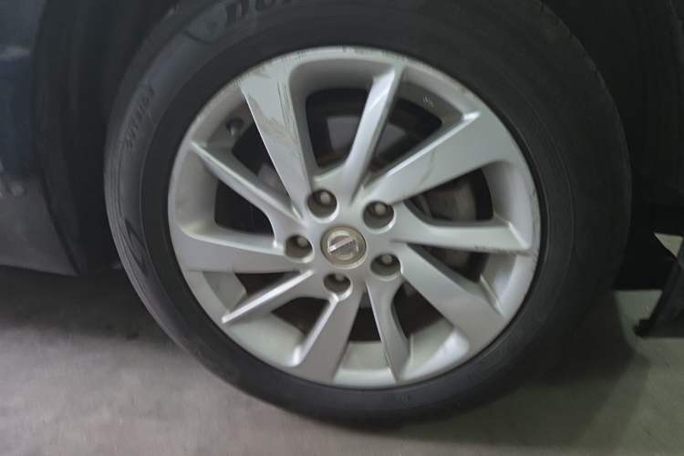 Used Nissan Sylphy 2014 1.6XV CVT Deluxe Edition Right Front Wheel Hub