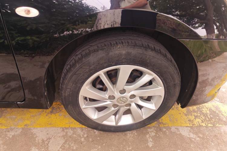 Used Nissan Sylphy 2014 1.6XV CVT Deluxe Edition Right Front Wheel Hub