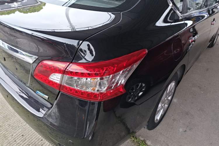 Used Nissan Sylphy 2014 1.6XV CVT Deluxe Edition Right Rear Taillight