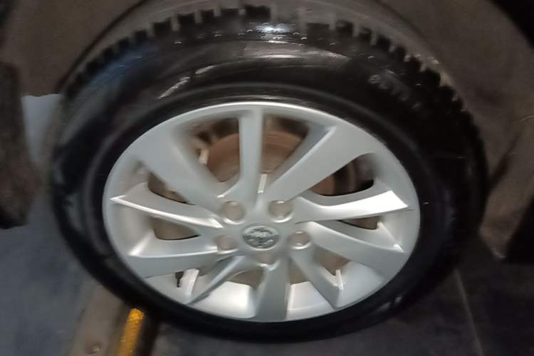 Used Nissan Sylphy 2014 1.6XV CVT Deluxe Edition Right Rear Wheel Hub