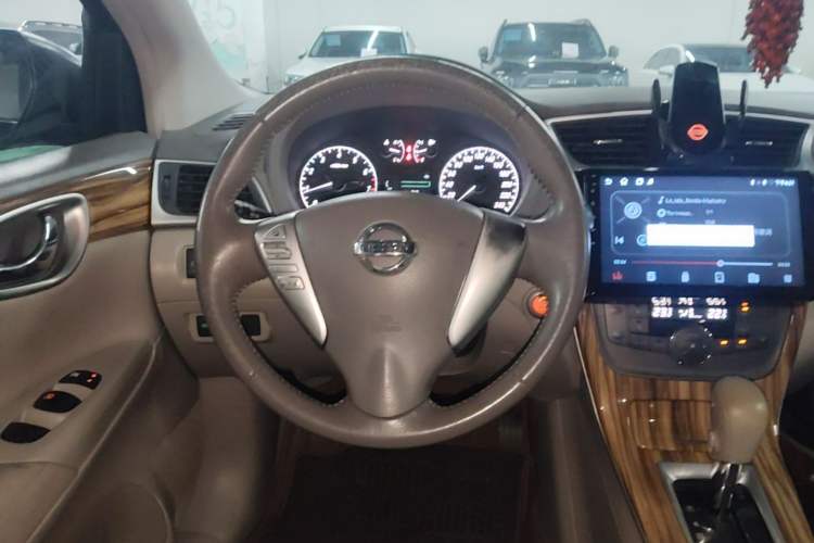 Used Nissan Sylphy 2014 1.6XV CVT Deluxe Edition Steering Wheel