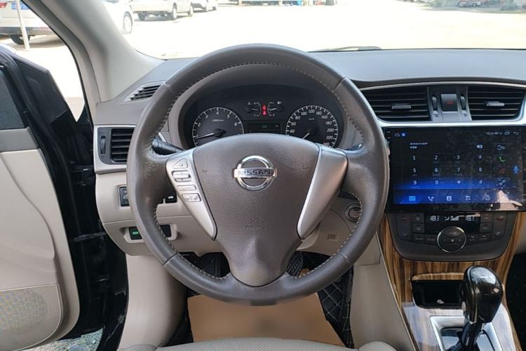 Used Nissan Sylphy 2014 1.6XV CVT Deluxe Edition Steering Wheel