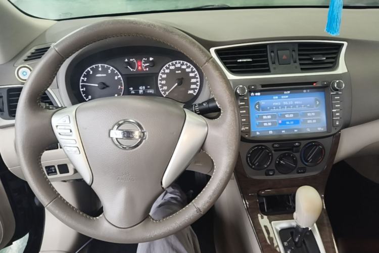 Used Nissan Sylphy 2014 1.6XV CVT Deluxe Edition Steering Wheel