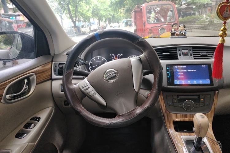 Used Nissan Sylphy 2014 1.6XV CVT Deluxe Edition Steering Wheel