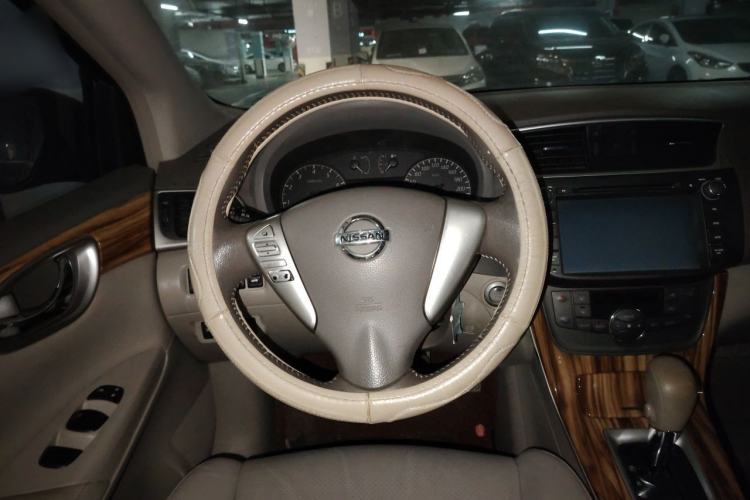 Used Nissan Sylphy 2014 1.6XV CVT Deluxe Edition Steering Wheel