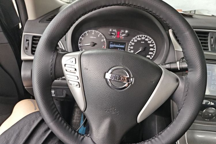 Used Nissan Sylphy 2014 1.6XV CVT Deluxe Edition Steering Wheel
