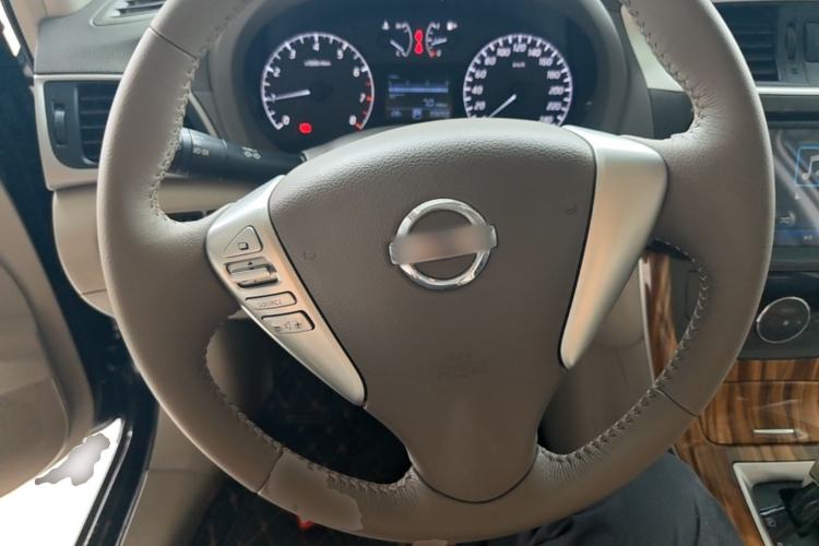 Used Nissan Sylphy 2014 1.6XV CVT Deluxe Edition Steering Wheel