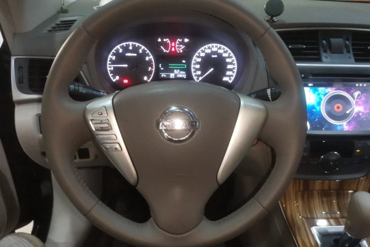 Used Nissan Sylphy 2014 1.6XV CVT Deluxe Edition Steering Wheel