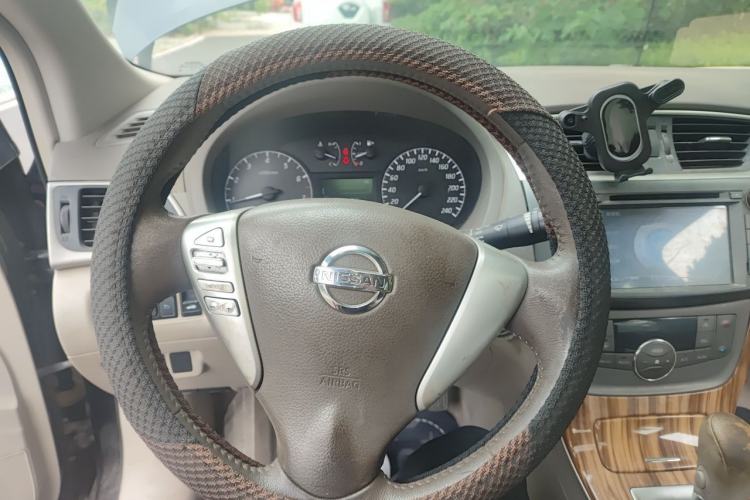 Used Nissan Sylphy 2014 1.6XV CVT Deluxe Edition Steering Wheel