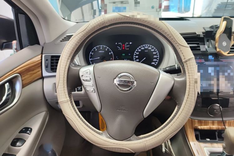 Used Nissan Sylphy 2014 1.6XV CVT Deluxe Edition Steering Wheel