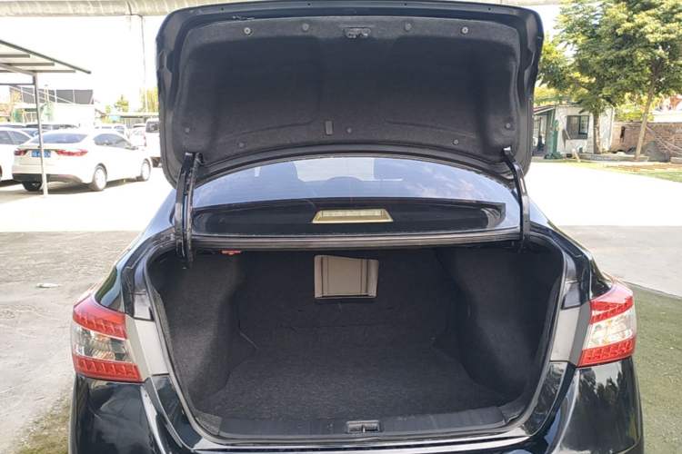 Used Nissan Sylphy 2014 1.6XV CVT Deluxe Edition Trunk