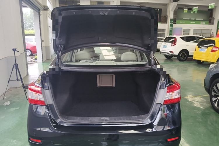 Used Nissan Sylphy 2014 1.6XV CVT Deluxe Edition Trunk