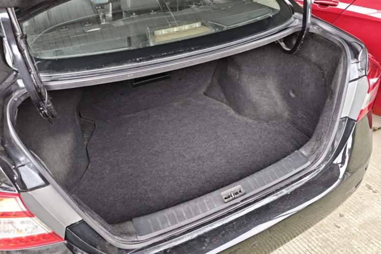 Used Nissan Sylphy 2014 1.6XV CVT Deluxe Edition Trunk