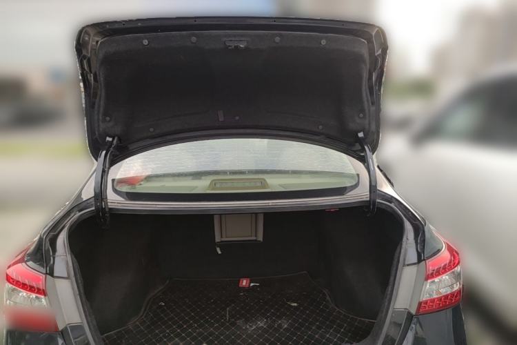 Used Nissan Sylphy 2014 1.6XV CVT Deluxe Edition Trunk