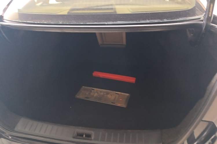 Used Nissan Sylphy 2014 1.6XV CVT Deluxe Edition Trunk