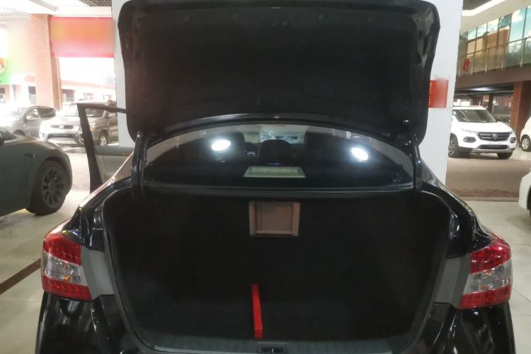 Used Nissan Sylphy 2014 1.6XV CVT Deluxe Edition Trunk