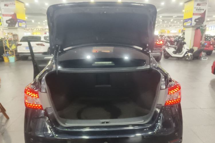 Used Nissan Sylphy 2014 1.6XV CVT Deluxe Edition Trunk