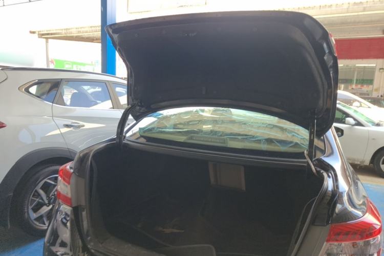Used Nissan Sylphy 2014 1.6XV CVT Deluxe Edition Trunk
