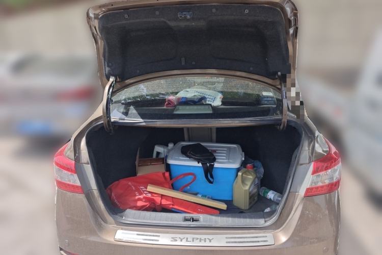 Used Nissan Sylphy 2014 1.6XV CVT Deluxe Edition Trunk