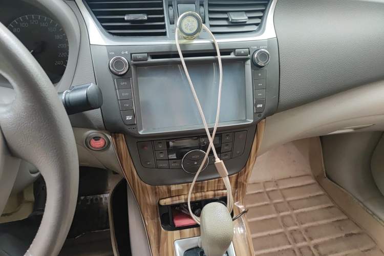 Used Nissan Sylphy 2014 1.6XV CVT Deluxe Edition Audio And AC Panel