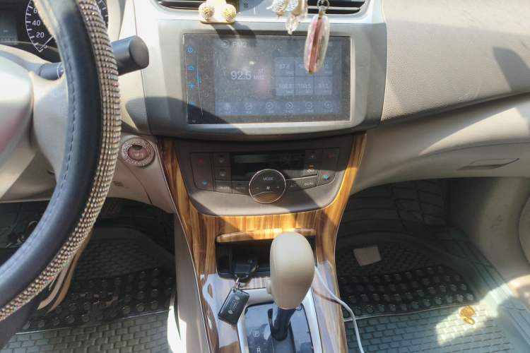 Used Nissan Sylphy 2014 1.6XV CVT Deluxe Edition Audio And AC Panel
