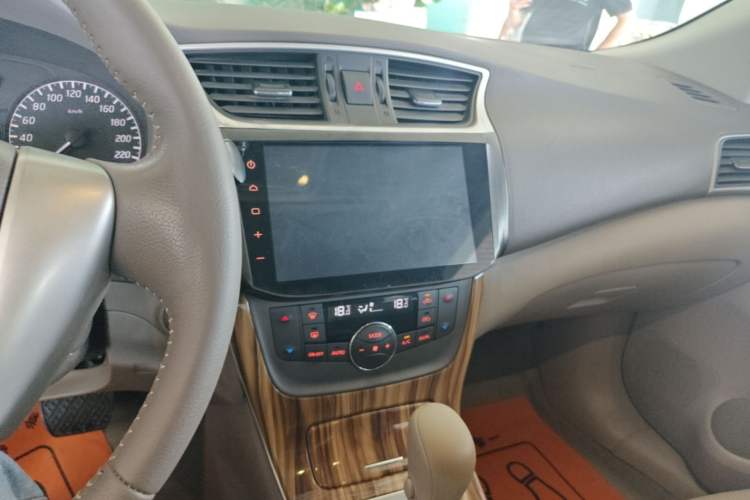 Used Nissan Sylphy 2014 1.6XV CVT Deluxe Edition Audio And AC Panel
