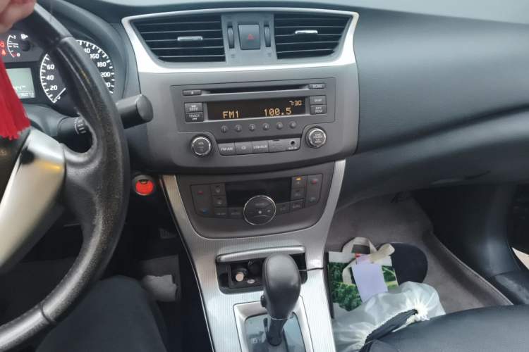 Used Nissan Sylphy 2014 1.6XV CVT Deluxe Edition Audio And AC Panel