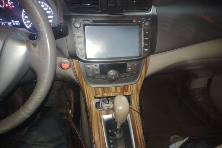 Used Nissan Sylphy 2014 1.6XV CVT Deluxe Edition Audio And AC Panel