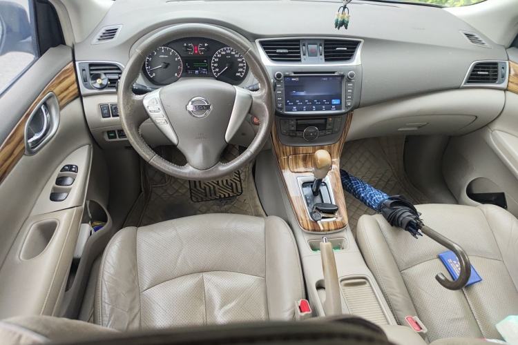 Used Nissan Sylphy 2014 1.6XV CVT Deluxe Edition Center Console