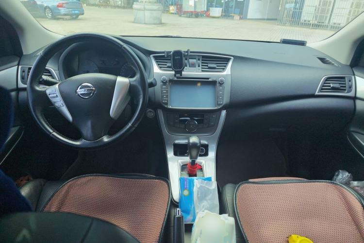 Used Nissan Sylphy 2014 1.6XV CVT Deluxe Edition Center Console