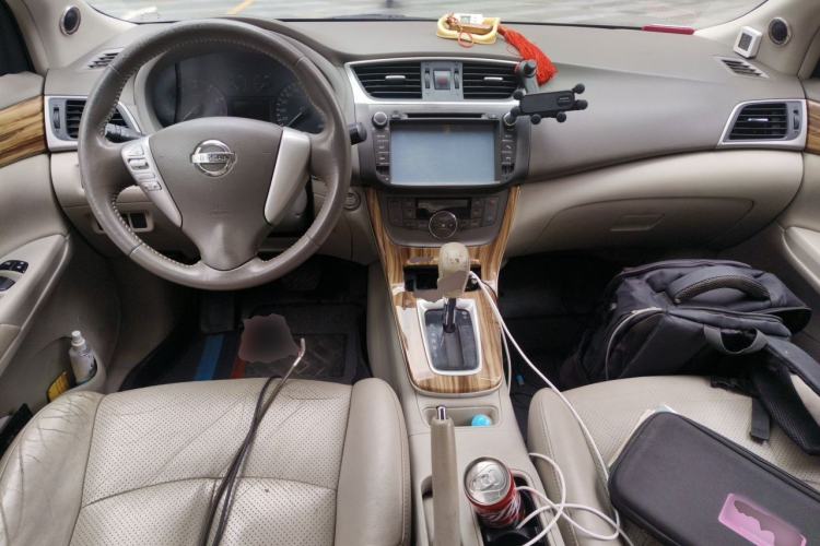 Used Nissan Sylphy 2014 1.6XV CVT Deluxe Edition Center Console