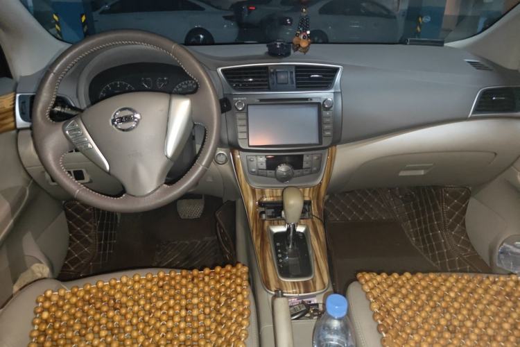 Used Nissan Sylphy 2014 1.6XV CVT Deluxe Edition Center Console