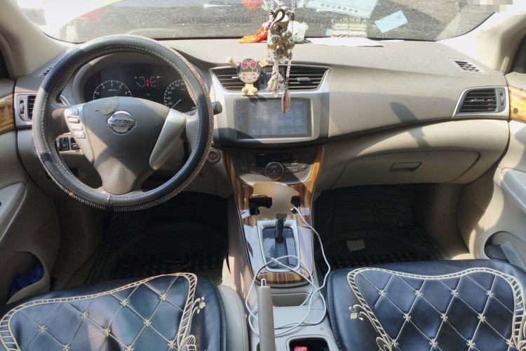 Used Nissan Sylphy 2014 1.6XV CVT Deluxe Edition Center Console