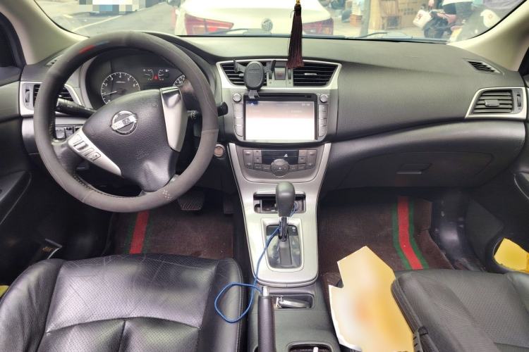 Used Nissan Sylphy 2014 1.6XV CVT Deluxe Edition Center Console
