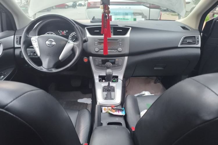 Used Nissan Sylphy 2014 1.6XV CVT Deluxe Edition Center Console