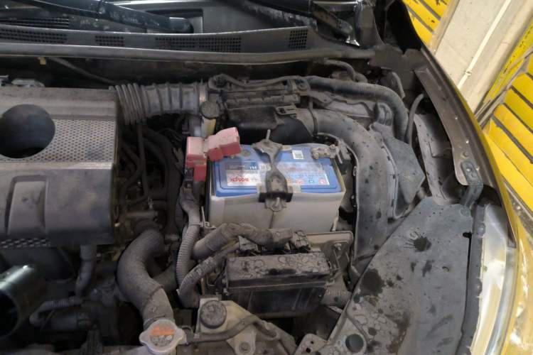 Used Nissan Sylphy 2014 1.6XV CVT Deluxe Edition Engine Bay Left