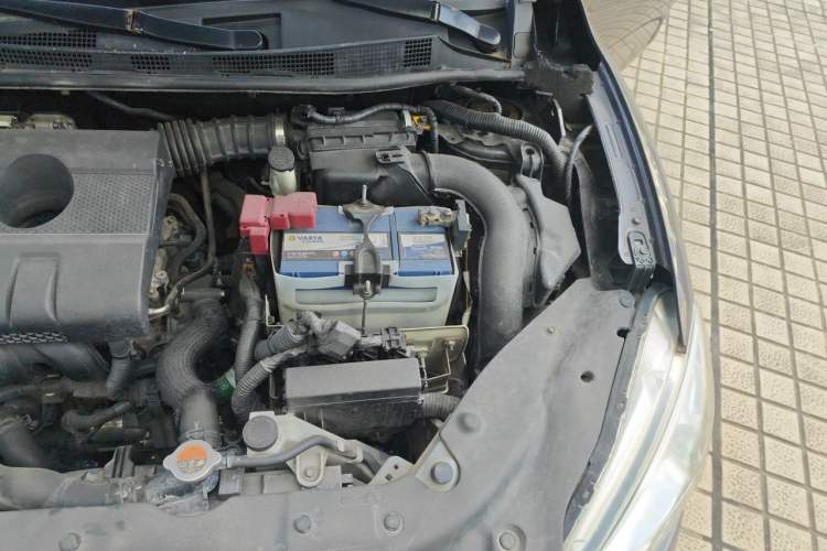 Used Nissan Sylphy 2014 1.6XV CVT Deluxe Edition Engine Bay Left