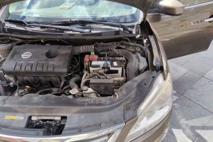 Used Nissan Sylphy 2014 1.6XV CVT Deluxe Edition Engine Bay Left