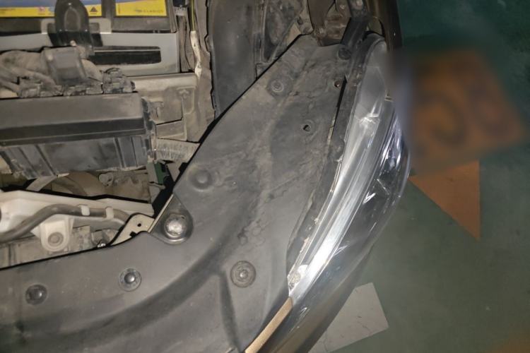 Used Nissan Sylphy 2014 1.6XV CVT Deluxe Edition Engine Bay Left