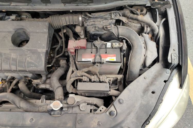 Used Nissan Sylphy 2014 1.6XV CVT Deluxe Edition Engine Bay Left