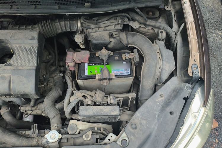 Used Nissan Sylphy 2014 1.6XV CVT Deluxe Edition Engine Bay Left